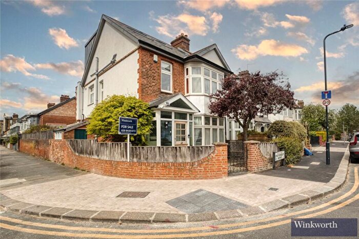 5 Bedroom End Of Terrace House For Sale In Cholmondeley Avenue, London, NW10