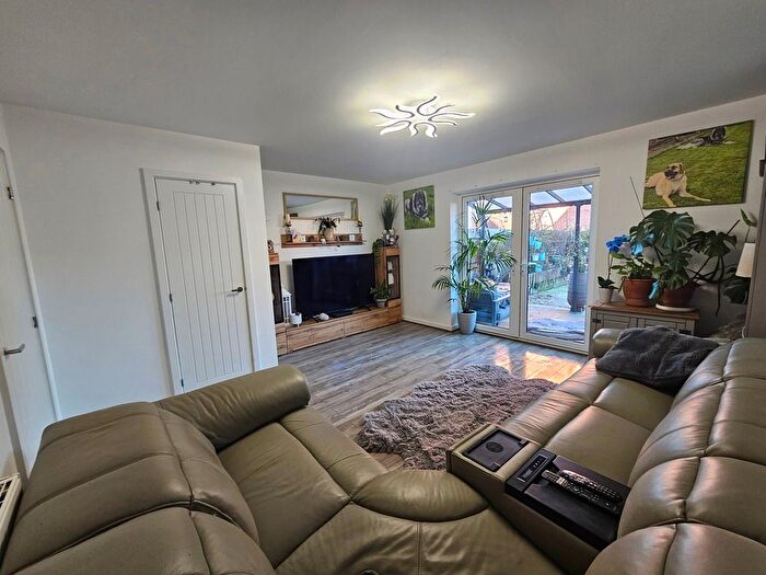 2 Bedroom Property For Sale In Mile Stone Piece, Benson, Wallingford, OX10