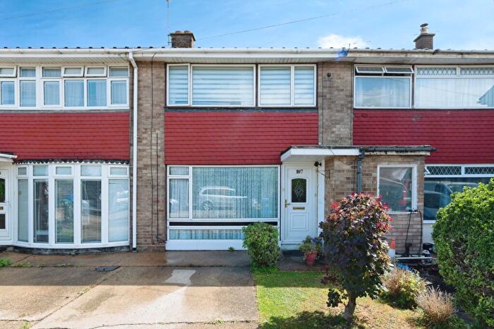 3 Bedroom Terraced House For Sale In Byron Gardens, Tilbury, Essex, RM18