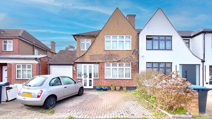 3 Bedroom Semi Detached House For Sale In Vista Way, Harrow, HA3