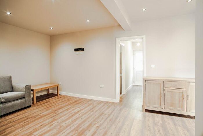 6 Bedroom Semi-Detached House To Rent In **£pppw Excl Bills** Pelham Crescent, Beeston, NG9