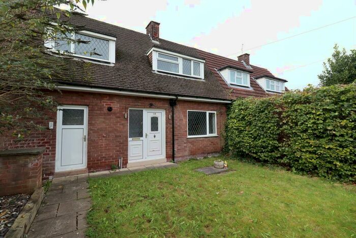 2 Bedroom House To Rent In Warwick Road, Macclesfield, SK11