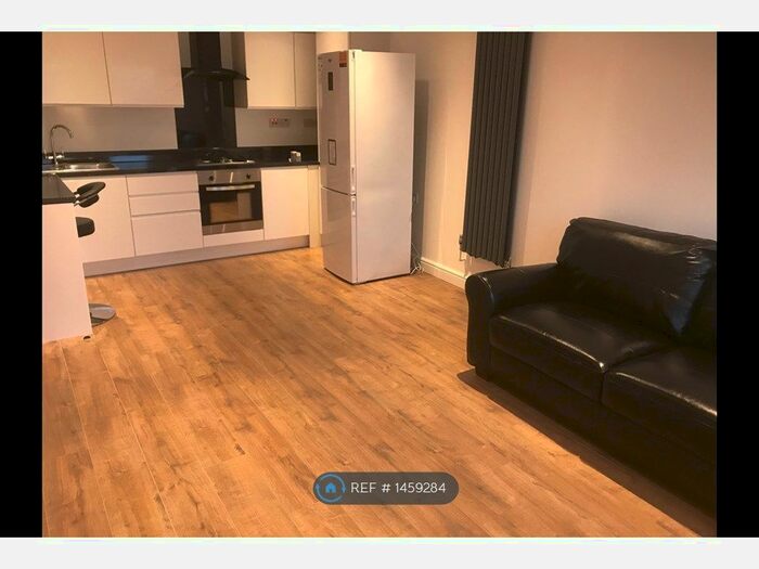 3 Bedroom Flat To Rent In Coldharbour Lane, Brixton, SW9