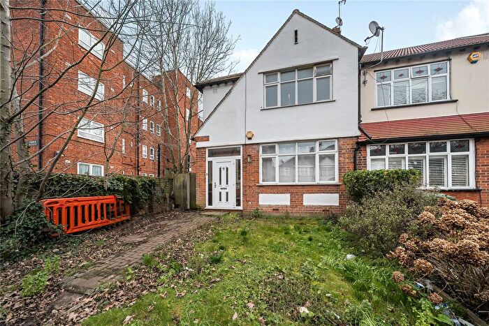 3 Bedroom End Terrace House For Sale In Brangbourne Road, Bromley, BR1