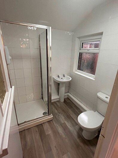 1 Bedroom Flat To Rent In Flat, Burley Road, Burley, Leeds, ., LS4