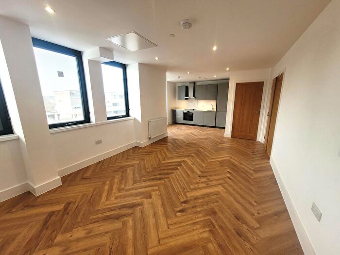 1 Bedroom Apartment To Rent In Peascod Street, Windsor, SL4