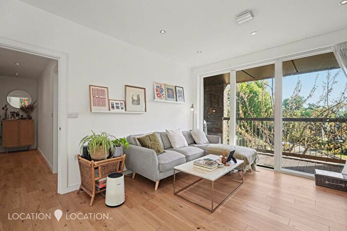 1 Bedroom Flat For Sale In Green Lanes, Sandon Court, N4
