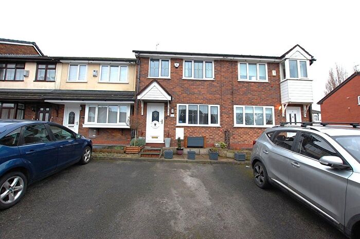 3 Bedroom Terraced House For Sale In St. Marks Street, Dukinfield, Greater Manchester, SK16
