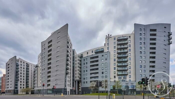 2 Bedroom Apartment To Rent In Gateway East, Marsh Lane, Leeds, LS9