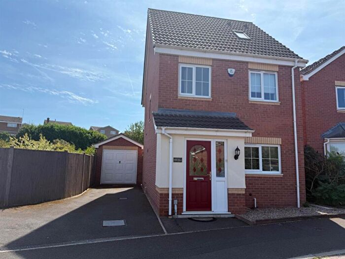 4 Bedroom Detached House To Rent In Fantastic Bed Detached House, Siena Gardens, Forest Town, Mansfield, NG19