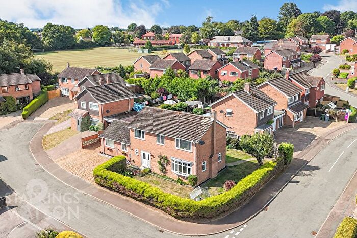 5 Bedroom Detached House For Sale In Hunters Close, Blofield, Norwich, NR13