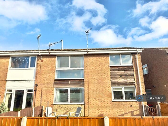 2 Bedroom Flat To Rent In Balmoral Grove, Hucknall, Nottingham, NG15