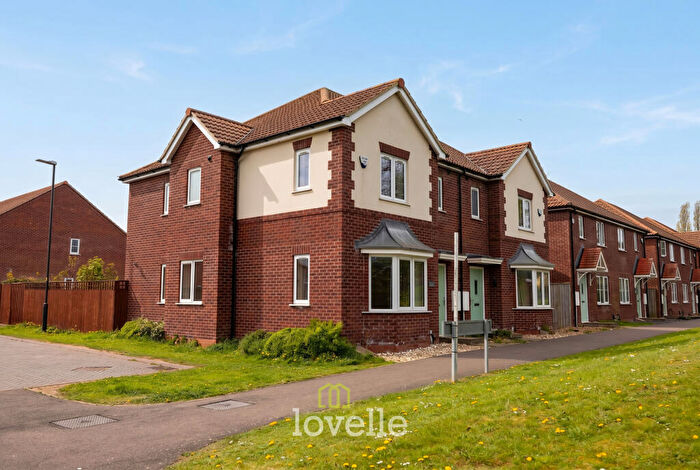 3 Bedroom Semi Detached House For Sale In Gervase Holles Way, Grimsby, DN33