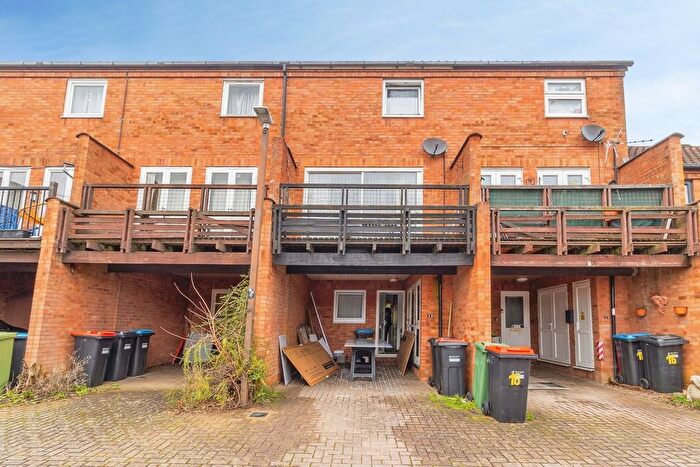 3 Bedroom Mews For Sale In Fletchers Mews, Neath Hill, Milton Keynes, Buckinghamshire, MK14