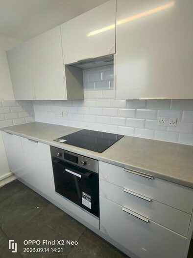 2 Bedroom Flat To Rent In Yarningale Road, Willenhall, Coventry, CV3