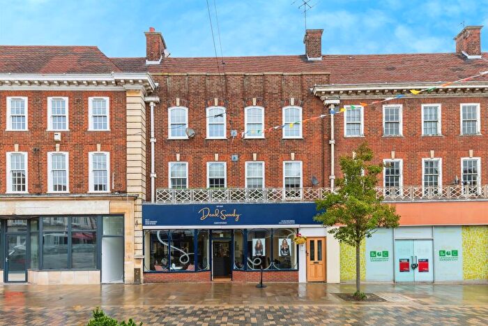 2 Bedroom Apartment For Sale In Leys Avenue, Letchworth Garden City, SG6