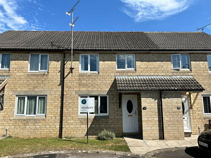 3 Bedroom Terraced House To Rent In Charter Road, Chippenham, SN15
