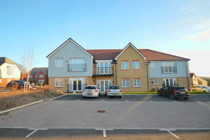 2 Bedroom Flat To Rent In Sinclair Drive, Codmore Hill, Pulborough, RH20