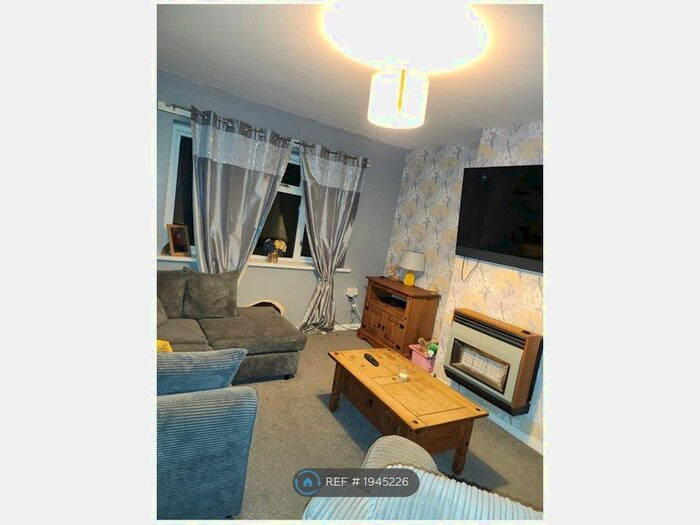 3 Bedroom Semi-Detached House To Rent In Ladybower Lane, Staveley, Chesterfield, S43