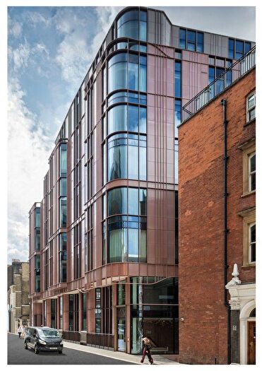 3 Bedroom Flat To Rent In Marylebone Lane, London, W1U