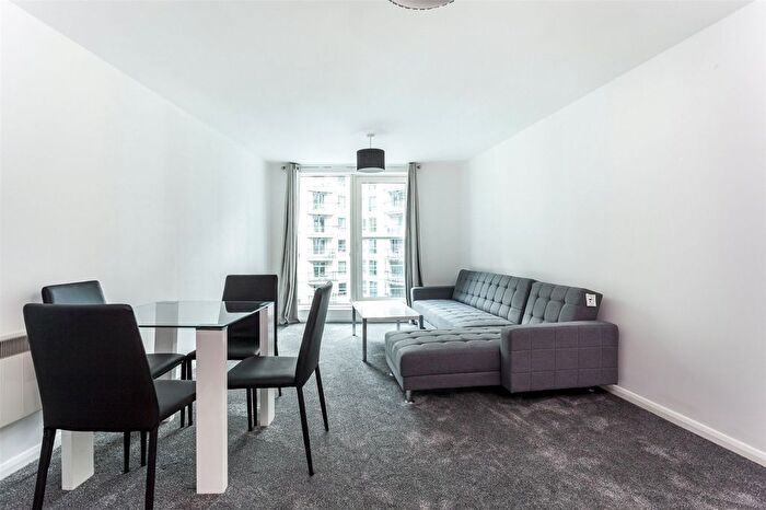 1 Bedroom Flat For Sale In Admiral House, St. George Wharf, Vauxhall, London, SW8