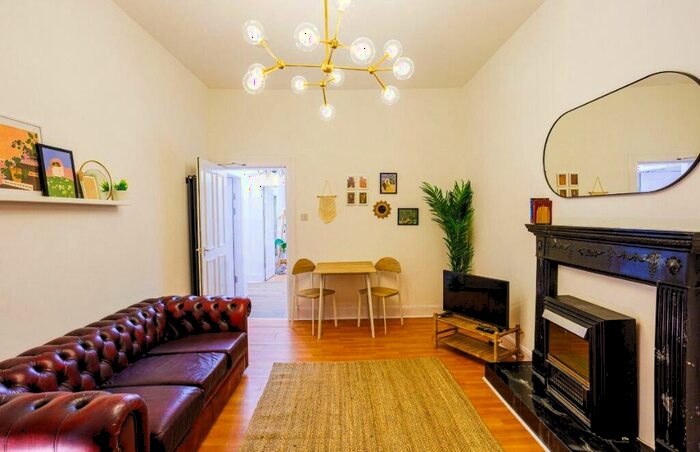 3 Bedroom Flat To Rent In Bluevale Street, Dennistoun, Glasgow, G31