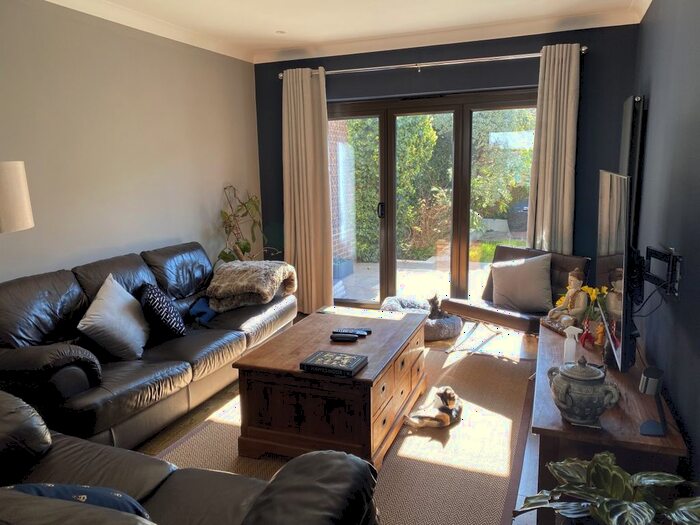 3 Bedroom Property To Rent In Drayton Bridge Road, London, W7