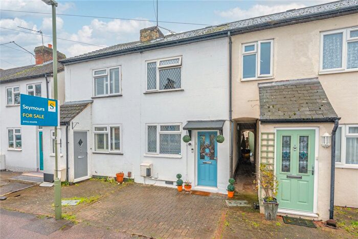 2 Bedroom Detached House For Sale In Addlestone, Surrey, KT15