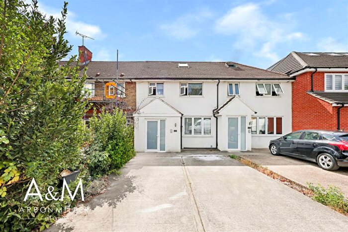 4 Bedroom Property For Sale In Kingsley Road, Hainault, IG6