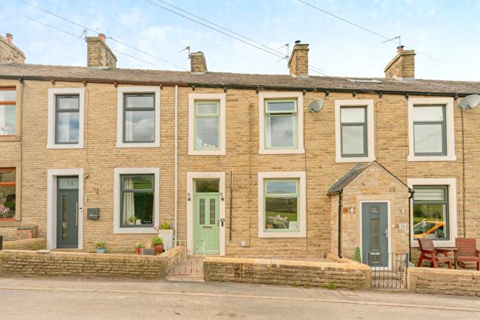 3 Bedroom Terraced House For Sale In Waterloo Road, Kelbrook, Barnoldswick, Lancashire, BB18