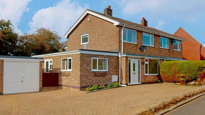 3 Bedroom Semi-Detached House To Rent In Chatsworth Road, Stamford, PE9