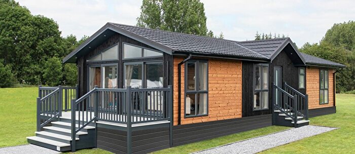 2 Bedroom Mobile/park Home For Sale In Merry Hill Counrty Park, Honingham, Norwich, NR9