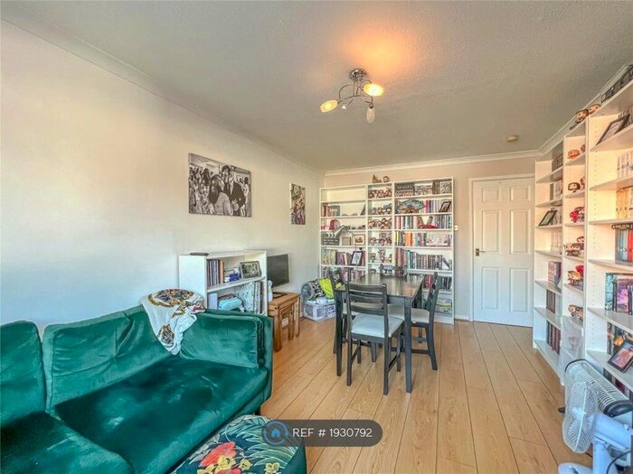 3 Bedroom Terraced House To Rent In Sovereign Road, Coventry, CV5