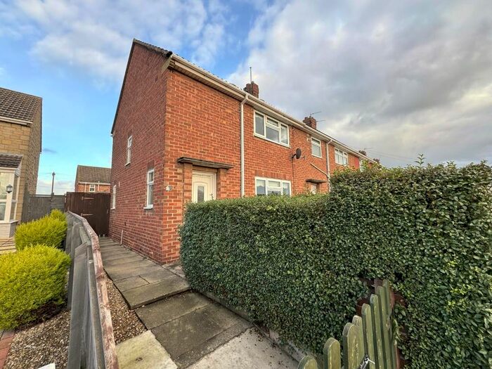 2 Bedroom End Of Terrace House To Rent In King Oswy Drive, Hartlepool, TS24