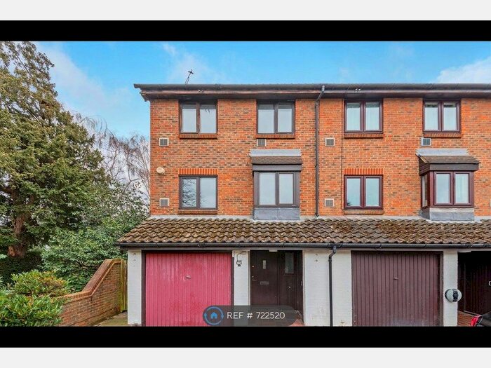 5 Bedroom End Of Terrace House To Rent In Wyke Close, Isleworth, TW7