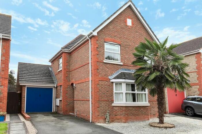 3 Bedroom Detached House To Rent In The Limes, Windsor SL4