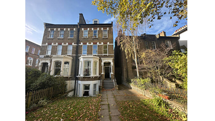 1 Bedroom Flat For Sale In Flat C, Thornhill Road, Islington, London, N1