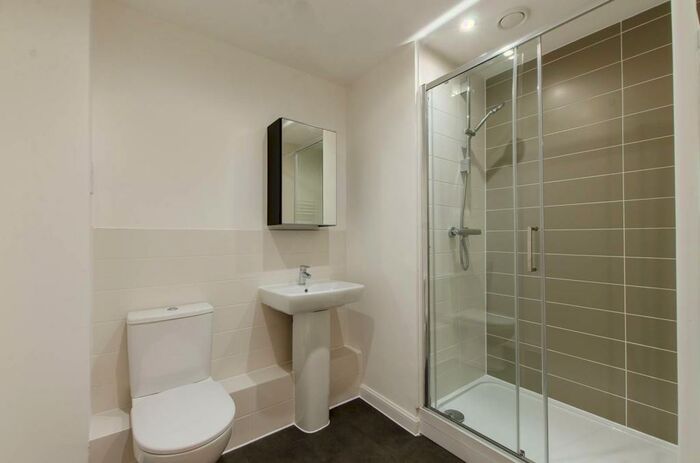 2 Bedroom Flat To Rent In Walnut Tree Close, Guildford, GU1