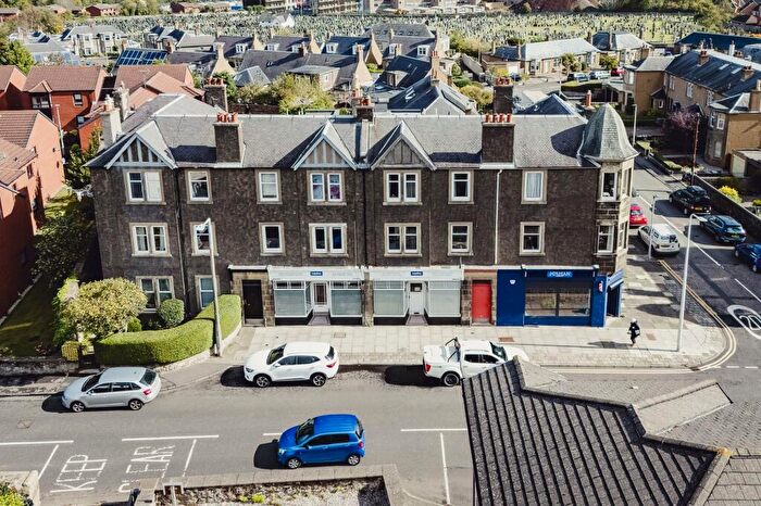 2 Bedroom Flat For Sale In Lasswade Road, Edinburgh, EH16