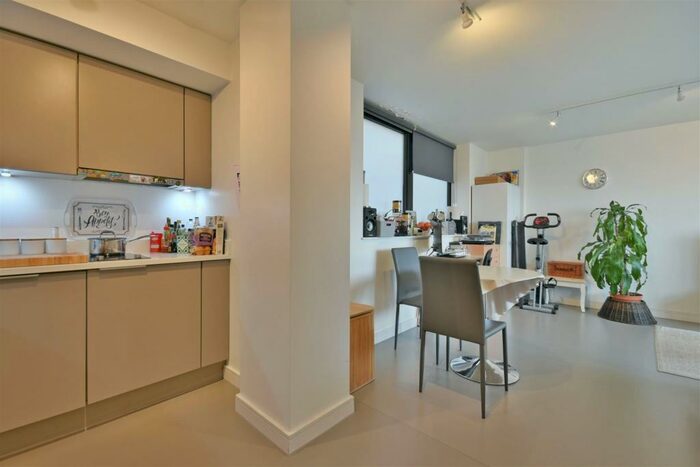 2 Bedroom Flat To Rent In Vinny Court, North Finchley, N12