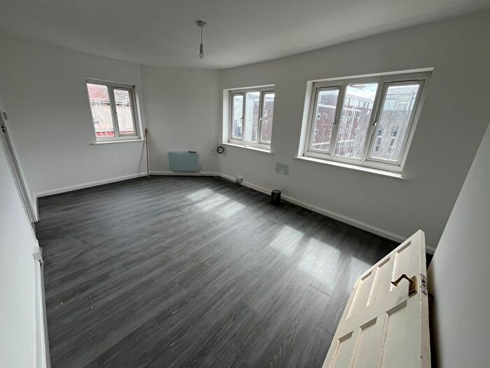 2 Bedroom Maisonette To Rent In High Street, Erdington, Birmingham, B23