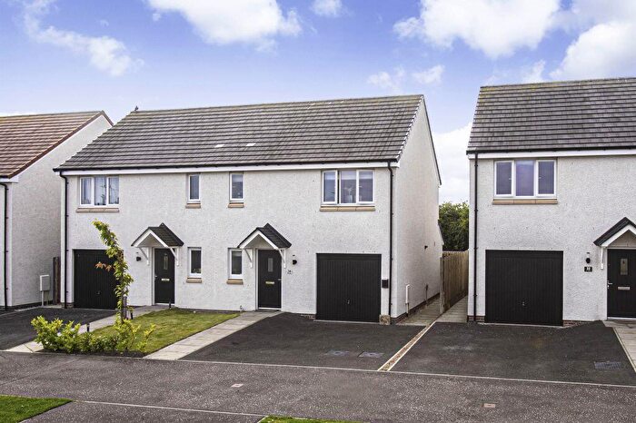 3 Bedroom Semi-Detached House For Sale In Pit Lane, Dunfermline, KY12
