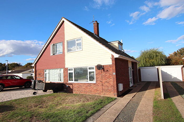 3 Bedroom Semi-Detached House For Sale In Swallowdale, Great Clacton, CO15