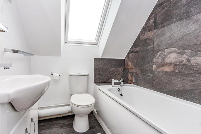 1 Bedroom Flat To Rent In Highgrove Court, Rushden, NN10