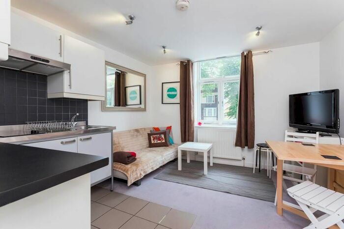 1 Bedroom Flat To Rent In Upper Street, London, N1
