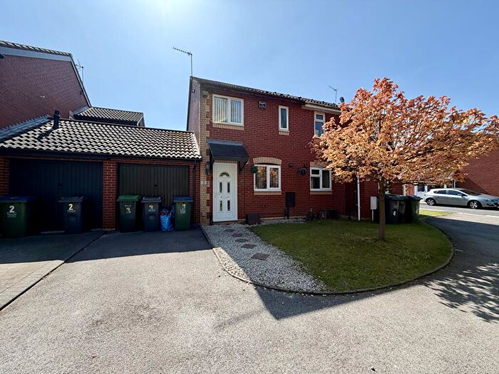 2 Bedroom Semi-Detached House To Rent In Avern Close, Tipton, DY4