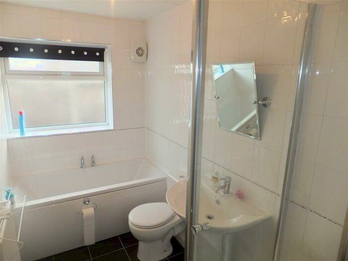 3 Bedroom Detached Bungalow To Rent In Heathcroft Road, Four Oaks, Sutton Coldfield, B75