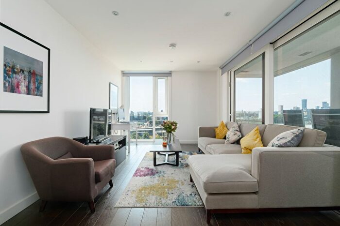 2 Bedroom Flat To Rent In Pilot Walk, London, SE10