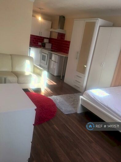 Studio To Rent In Trotwood, Chigwell, IG7