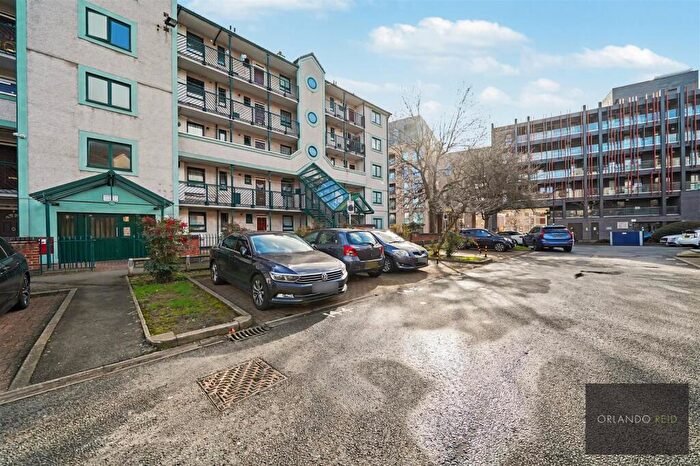 1 Bedroom Apartment To Rent In Landin House, Thomas Road, E14